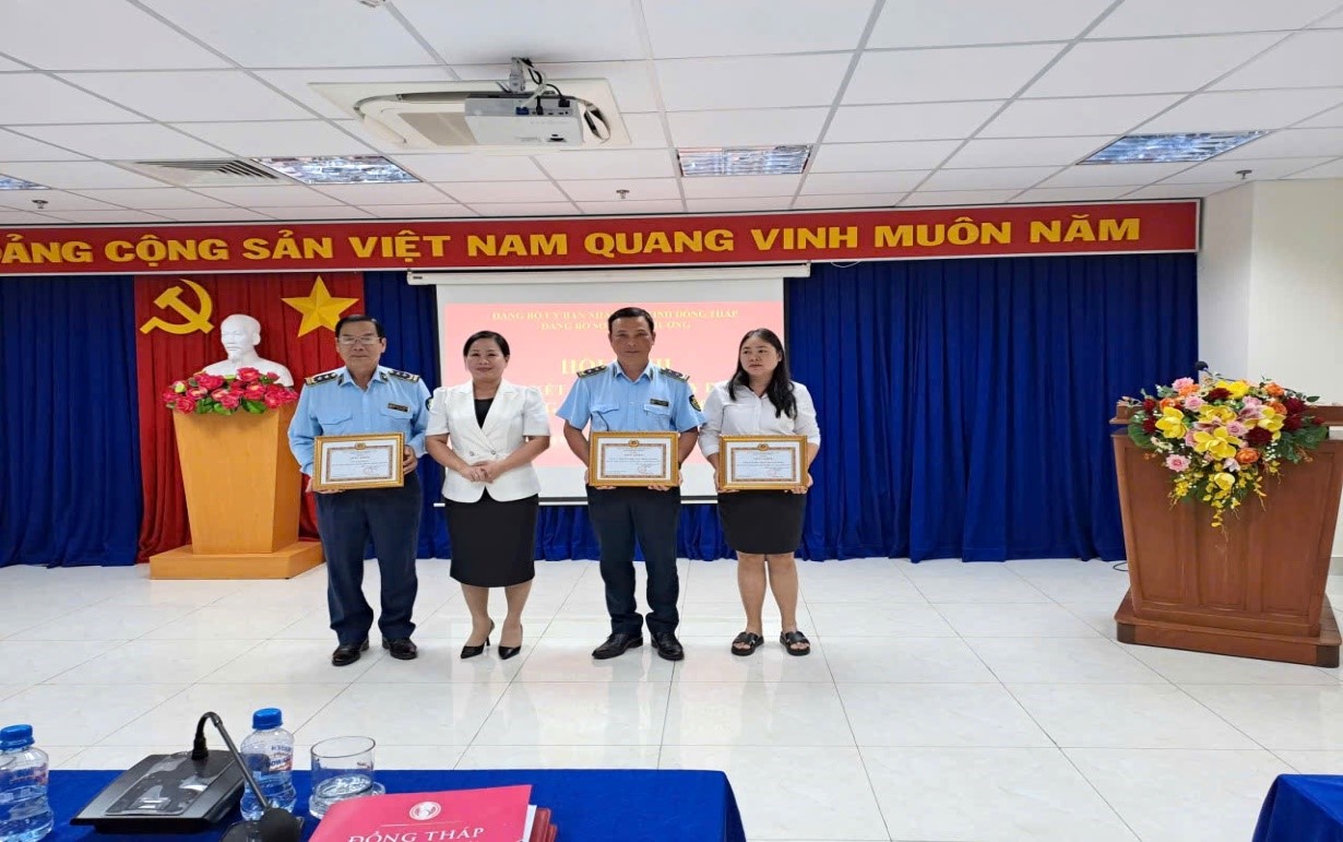 Đảng bộ bộ phận Chi cục QLTT tỉnh Đồng Tháp hoàn thành xuất sắc nhiệm vụ năm 2025